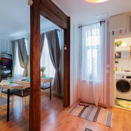 Family Apt L Free Wifi L Easy Self Check-in! Appartamento Pärnu